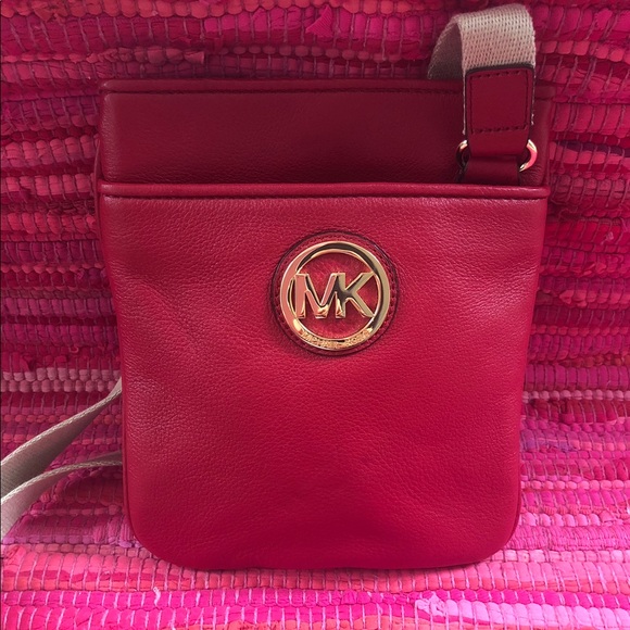 Michael Kors Handbags - Michael Kors Crossbody Red Leather Purse🌸
